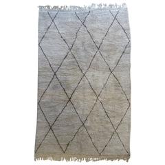 Soft Grey and Ivory Mixed Wool Moroccan Carpet