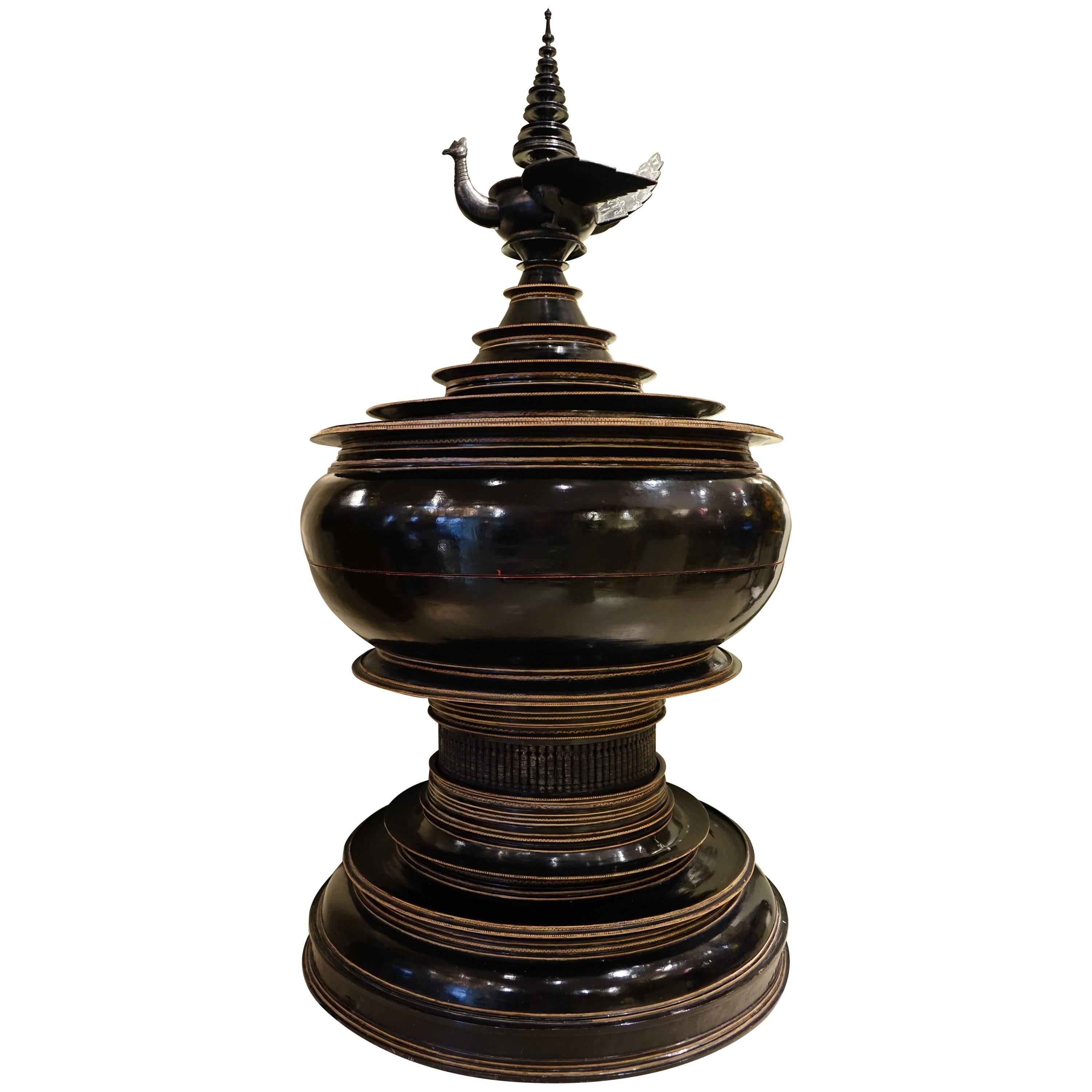 Huge Hsun-Owk Offering Box in Lacquer Burma, First Half of the 20th Century
