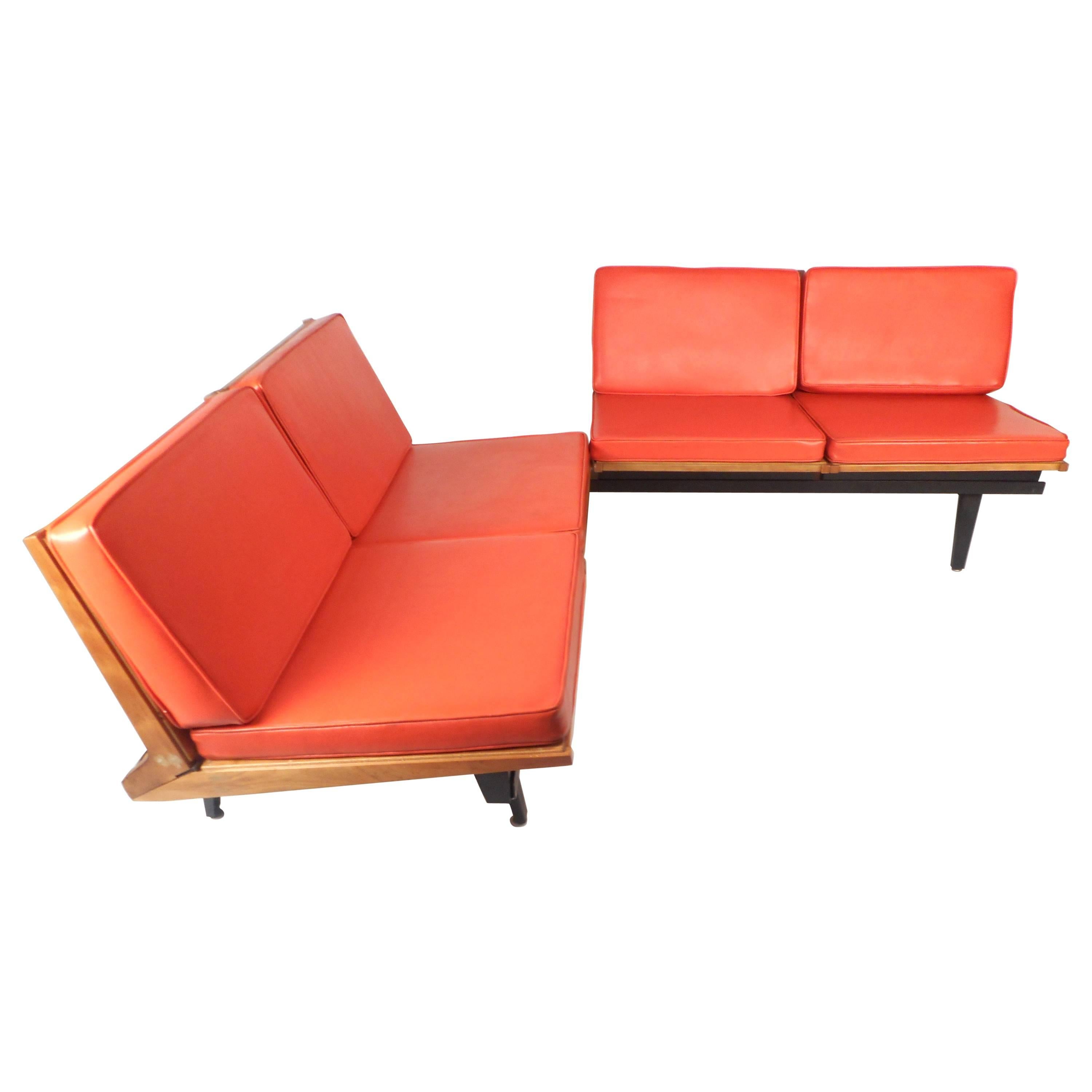 Mid-Century Modern Lounge Chair Unit and Modular Table by Herman Miller