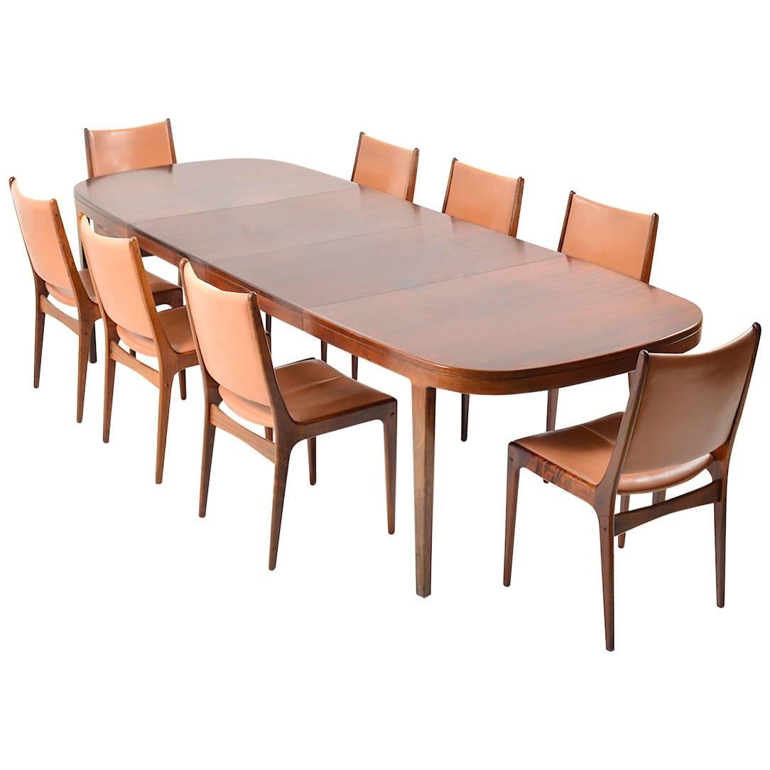 Set of 8 Dining Chairs in Rosewood by Johannes Andersen for Uldum Møbelfabrik For Sale