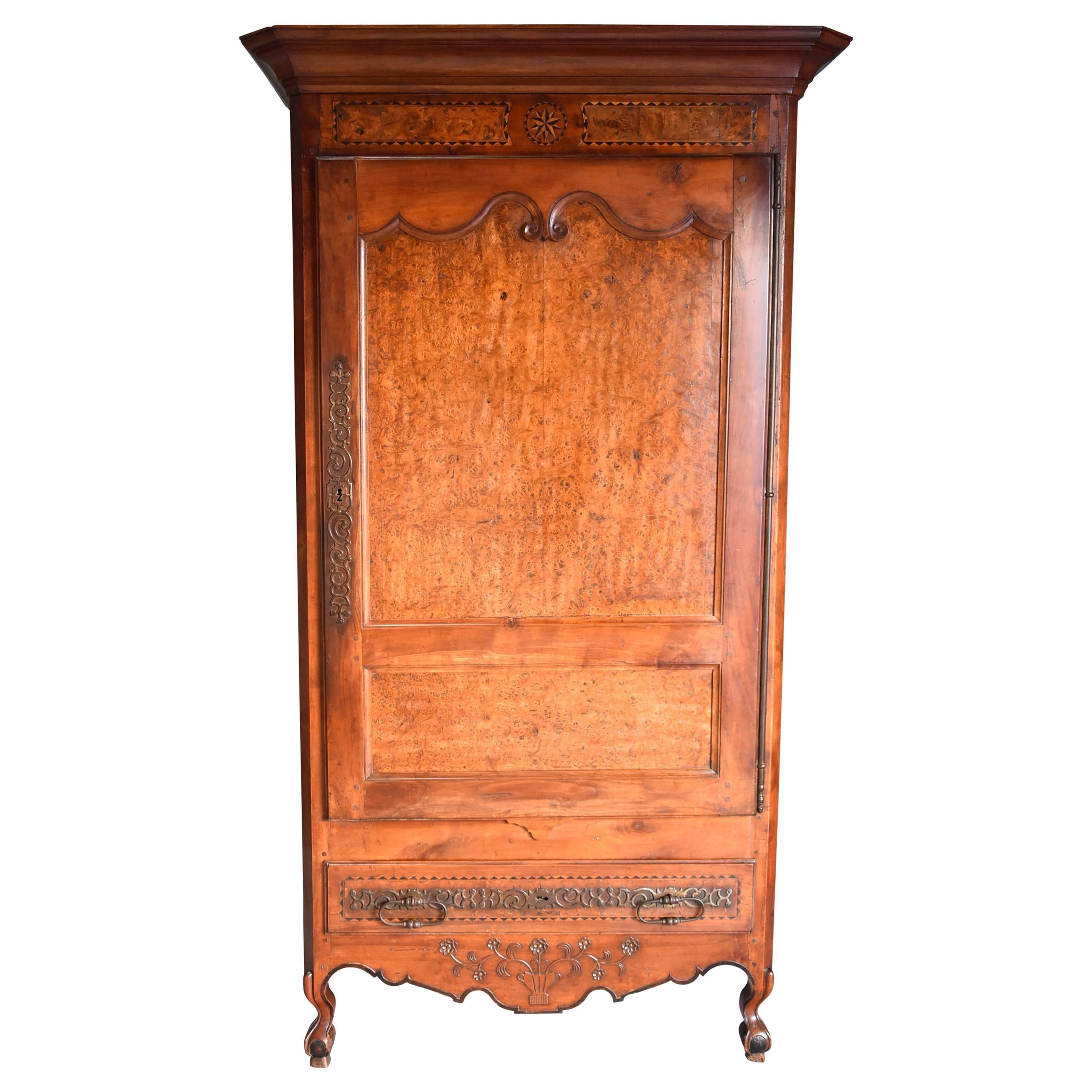 Late 18th Century Louis XV Fruitwood & Burr Elm Bonnetiere of Superb Patina For Sale