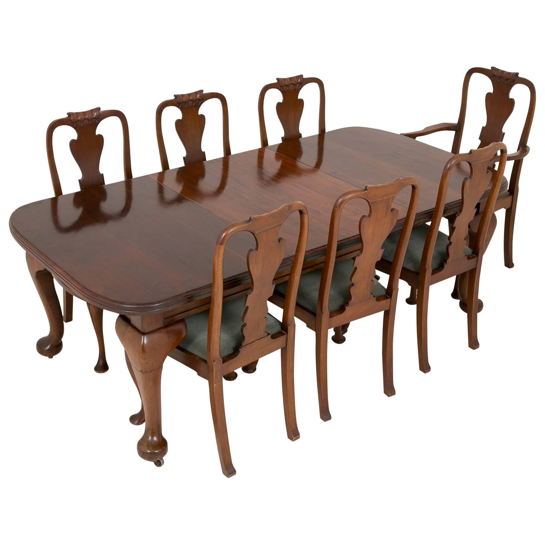 Late Victorian Mahogany Dining Table and Seven Chairs For Sale