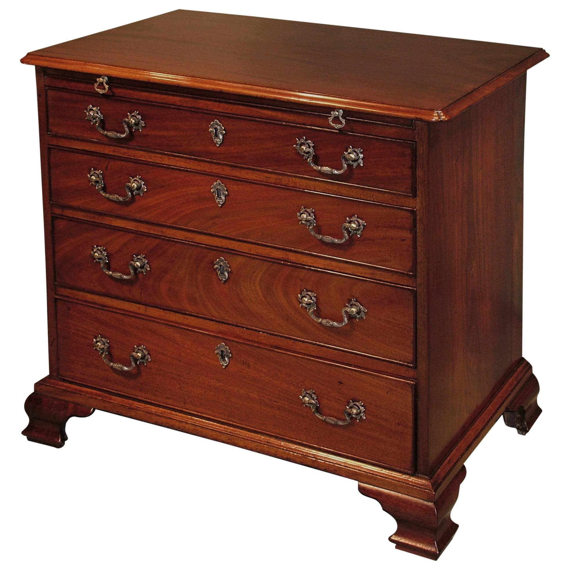 Mid-18th Century Small Mahogany Chest of Drawers