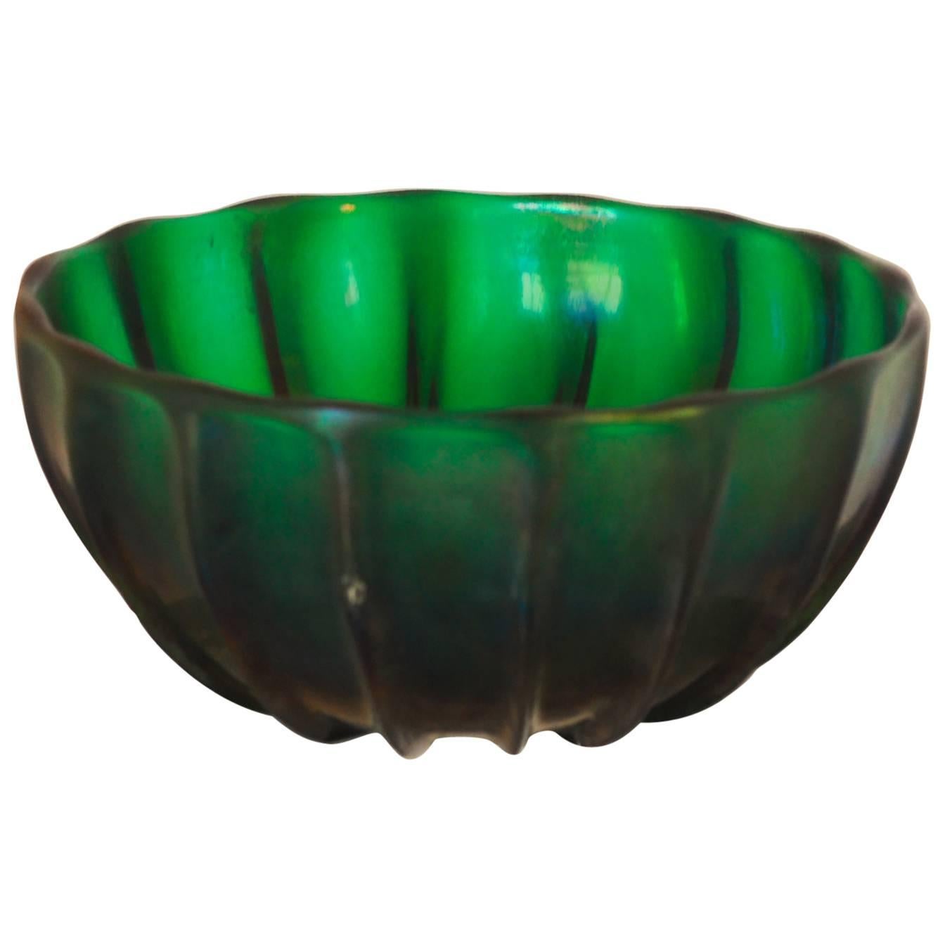 Archimede Seguso Signed Bowl, Green Glass with Iridescence, Serenella 18 Green