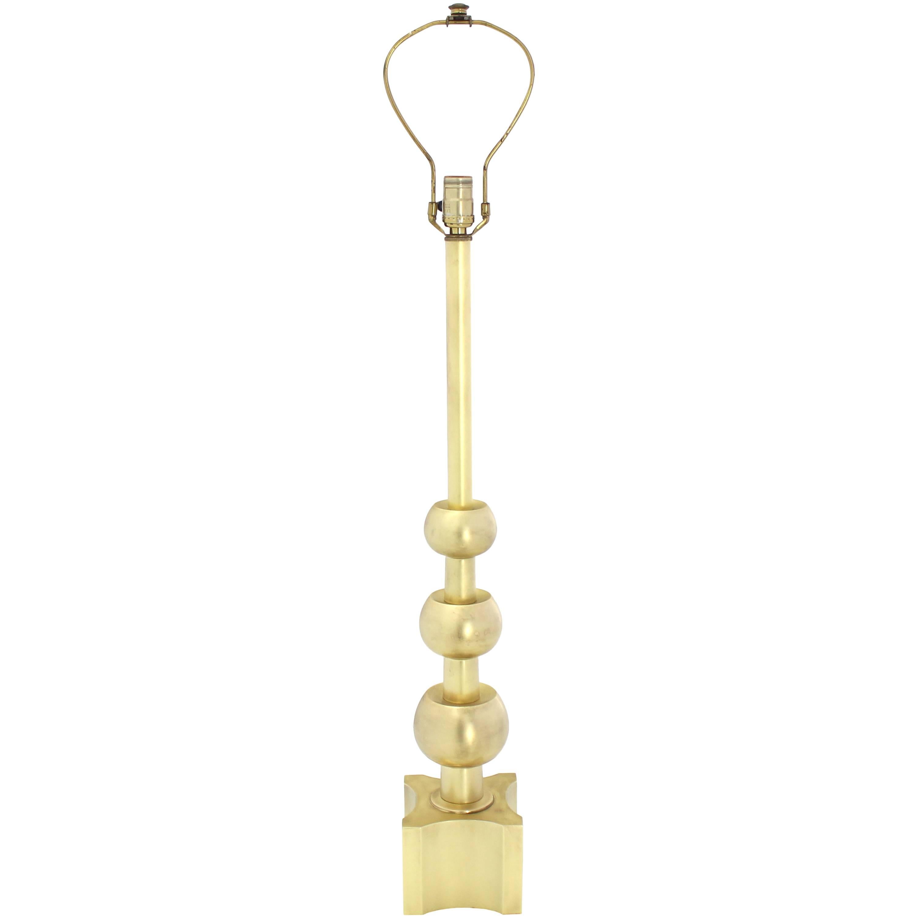 Stiffel Messing-Tischlampe, Mid-Century Modern, Stacked Orbits Jacks Base Muster