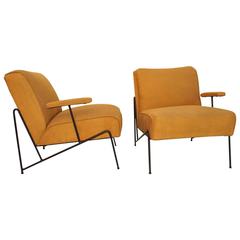 Elegant Pair of Mid-Century Lounge Chair by Milo Baughman