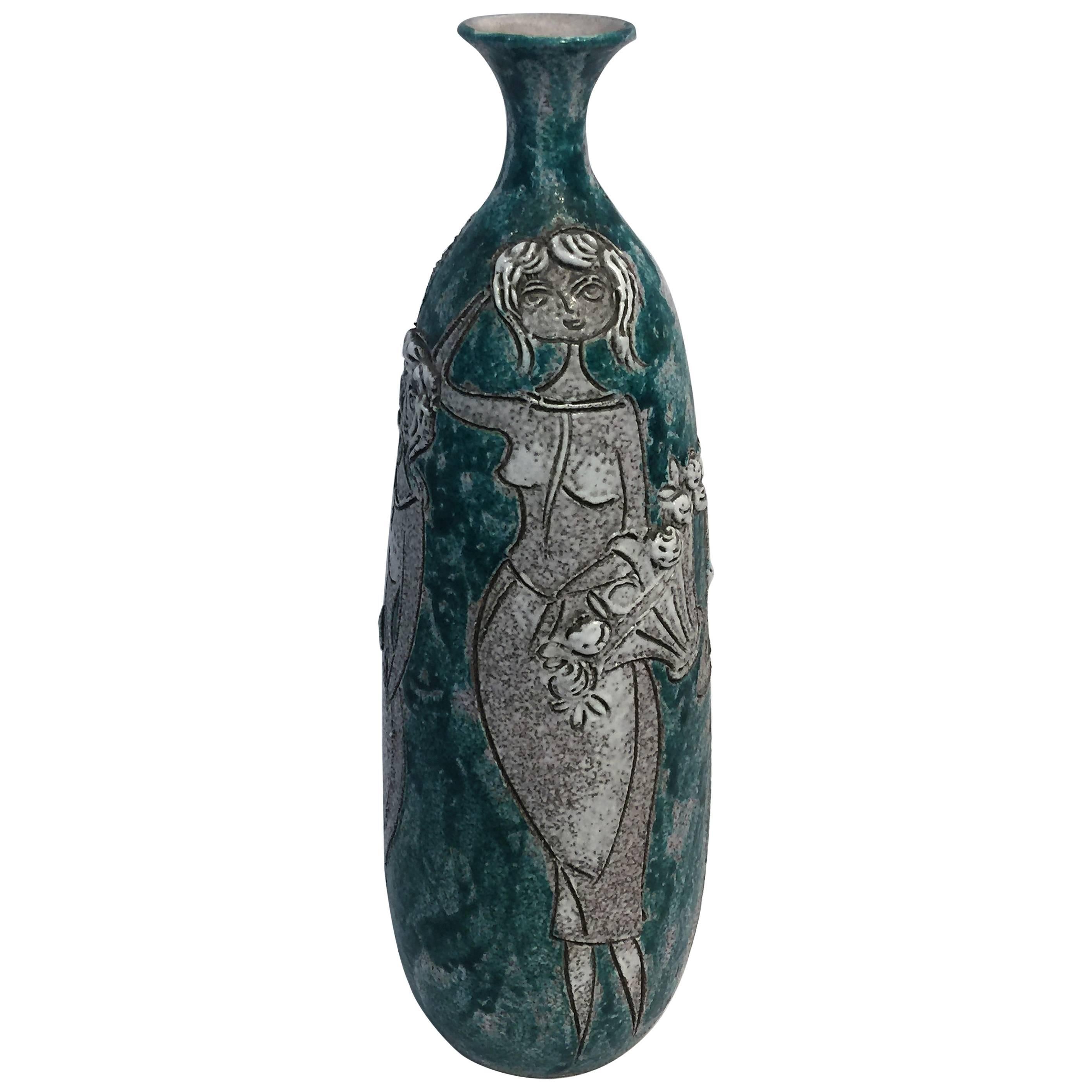 Beautiful Fantoniesque Italian Mid-Century Scavo Ceramic Vase For Sale
