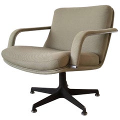 Retro Iconic 1970s Design Swivel Chair from Artifort, Designed by Geoffrey Harcourt