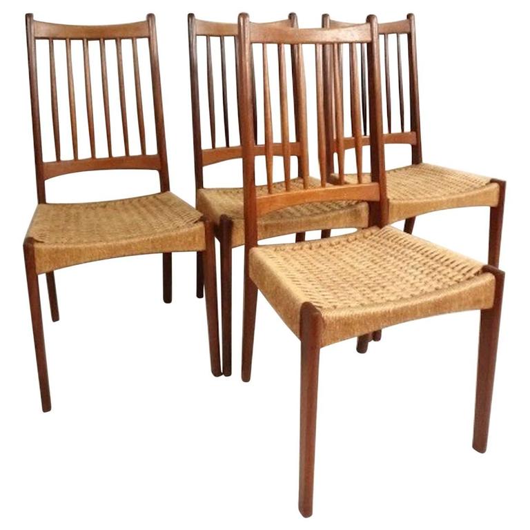 Teak Dining Room Chairs For Sale / SELECT MODERN: Set of 4 Danish Modern Teak Dining Chairs : 2 captain chairs, 2 regular chairs pick up only.