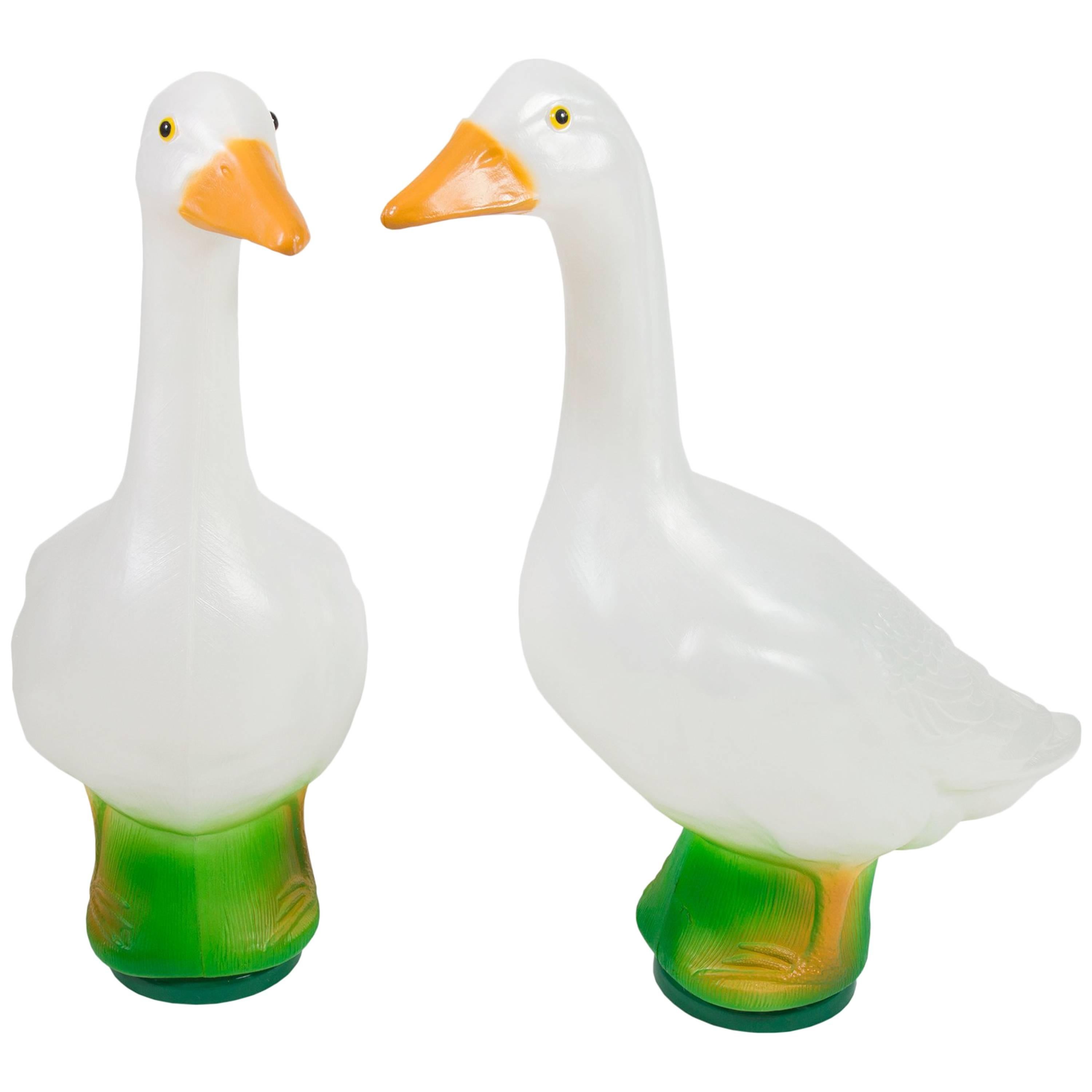Mid-Century Pair of Swan Lamps For Sale