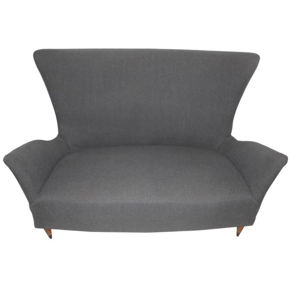 Sofa Mid-Century Italienisches Design Geometrische Form 1950er Jahre Holzfüße Grau Ico Parisi 