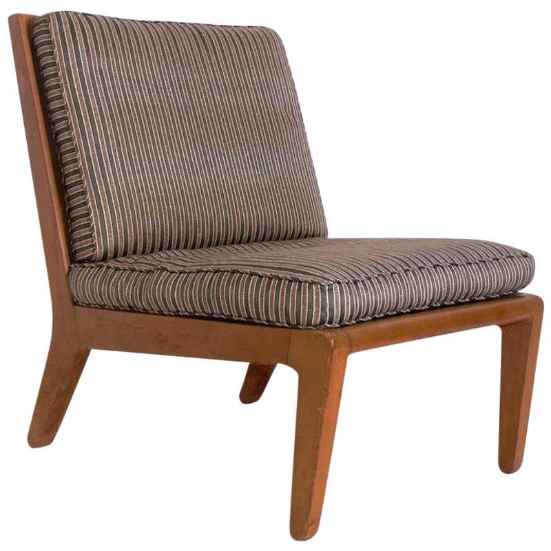 Sauber gefütterte Slipper Lounge Chairs, entworfen von Edward Wormley für Drexel, ca. 1950er Jahre. Sie werden derzeit überarbeitet, und der unten angegebene Preis beinhaltet die Überarbeitung in einer Farbe Ihrer Wahl und die Neupolsterung mit
