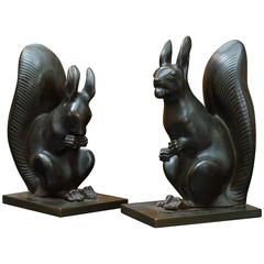 Animated Pair of Austrian Art Deco Bronze Squirrel Bookends, circa 1925 6