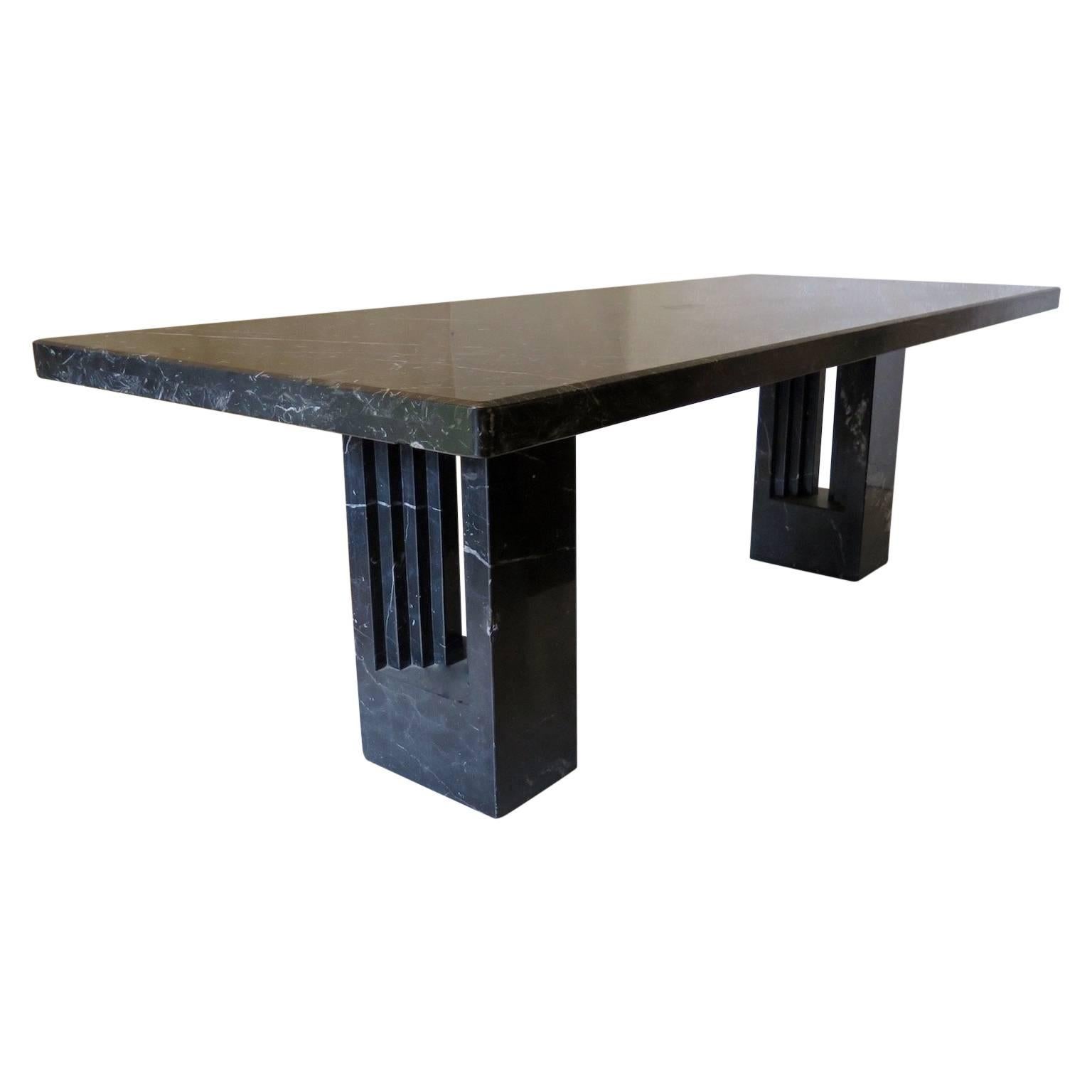 Marcel Breuer & Carlo Scarpa design black marble table. The table 
