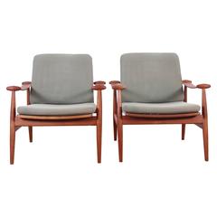Mid-Century Modern Pair of Armchair in Teak Model FD 133 by Finn Juhl 1