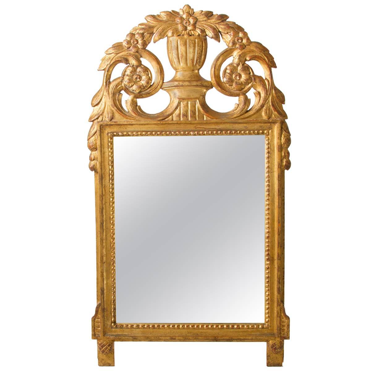 Miroir suédois en bois doré de la fin du XIXe siècle