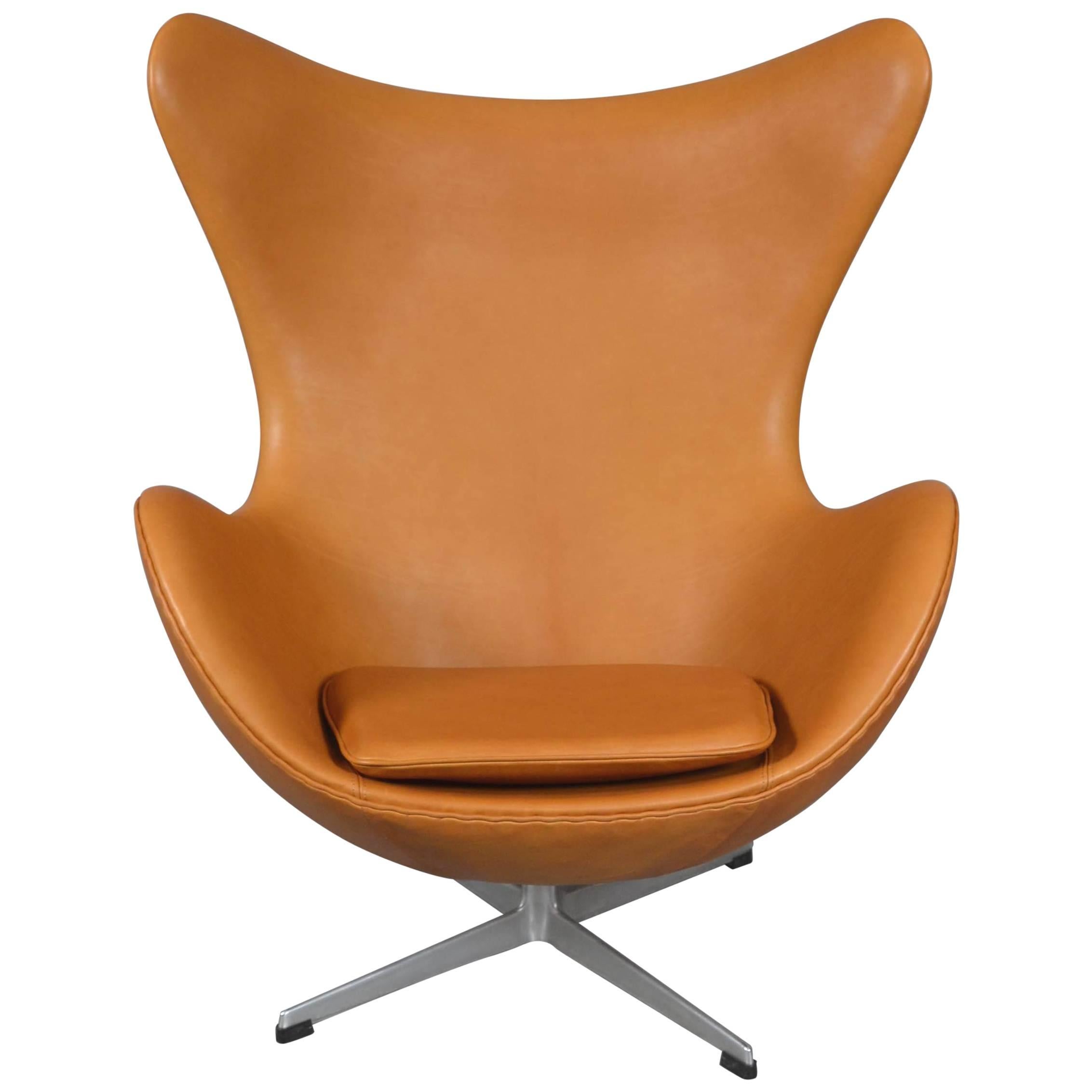 Arne Jacobsen Egg Chair by Fritz Hansen, circa 1970 For Sale