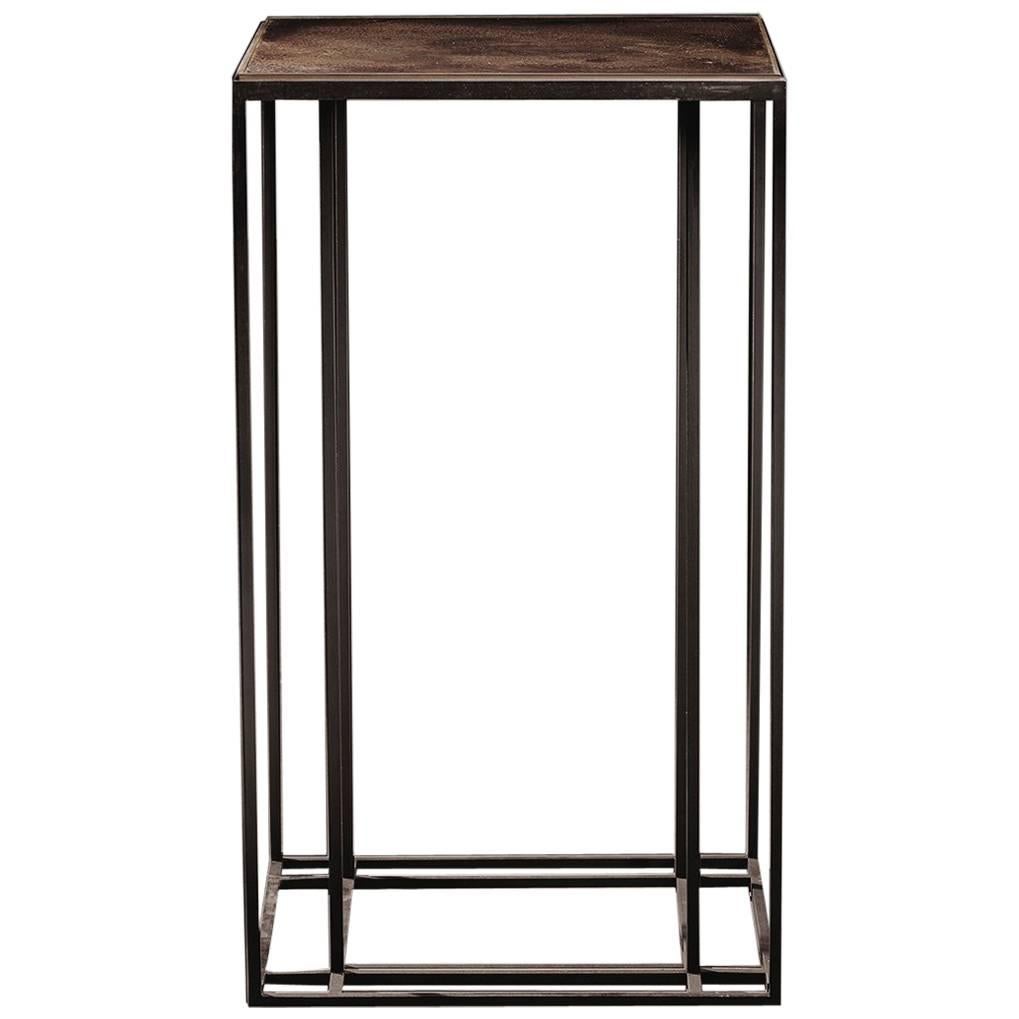 Table d'appoint Loft Binate avec cadre en acier noirci et plateau en laiton patiné en vente