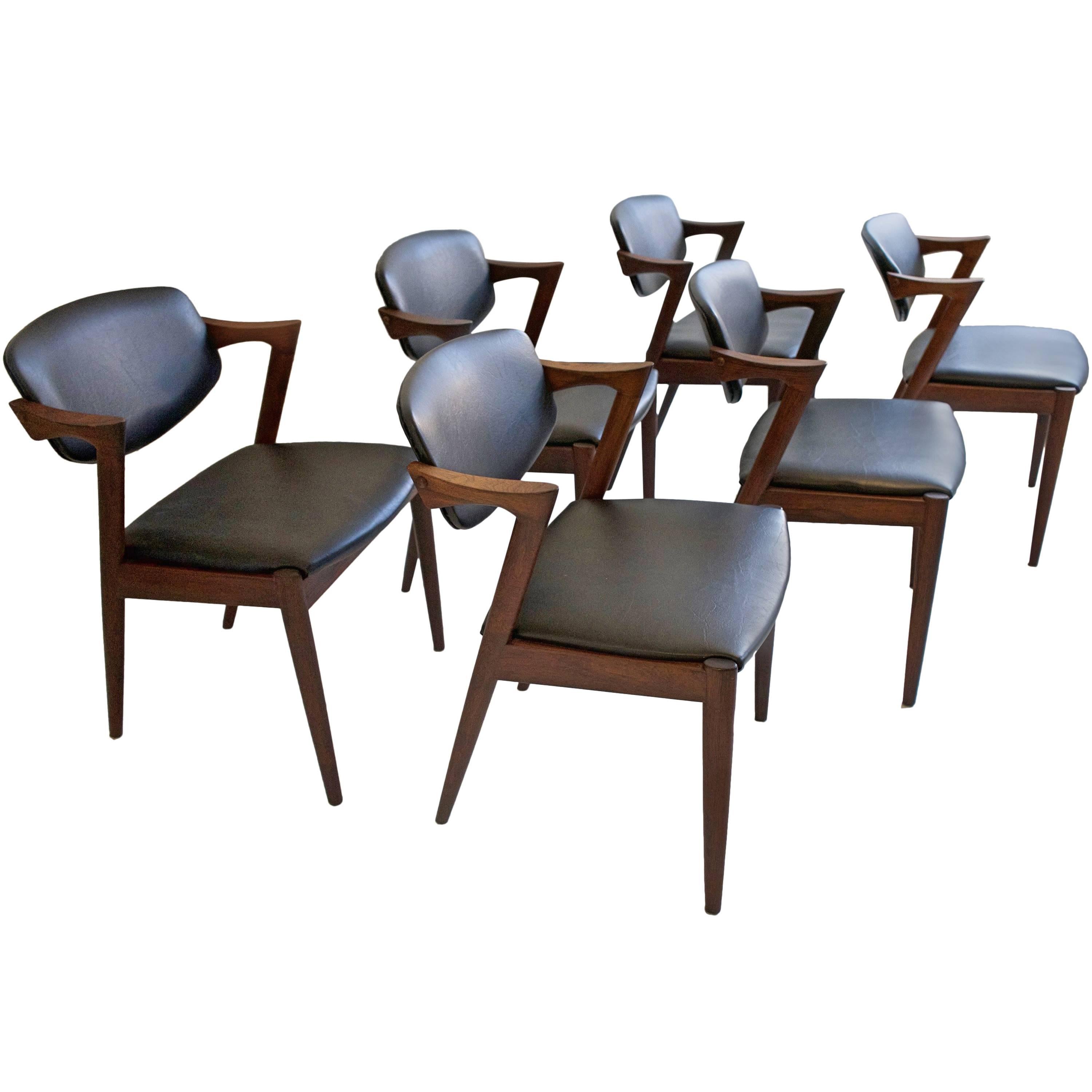 Set of Six Kai Kristiansen Mid-Century Modern Chairs Model 42 in Rosewood For Sale