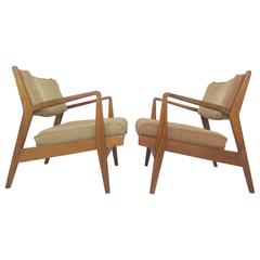 Pair of Mid-Century Lounge Chairs by Jens Risom