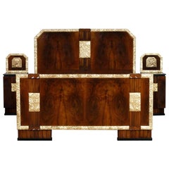 1930s Italian Art Deco Double Bed with Bedside Tables in Burl Walnut Gold Leaf