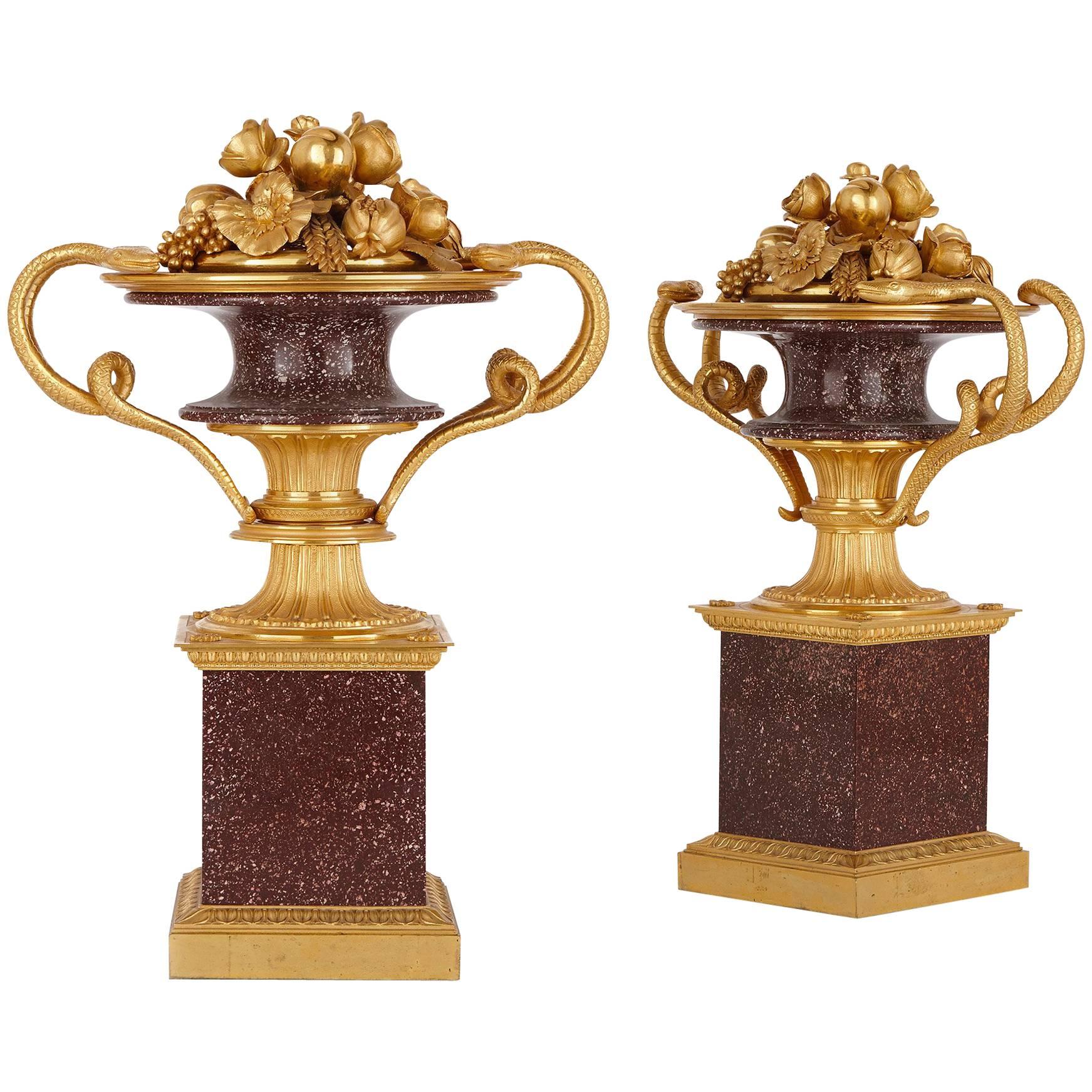 Paar antike französische Cassolettes aus Goldbronze und Porphyr aus Goldbronze
