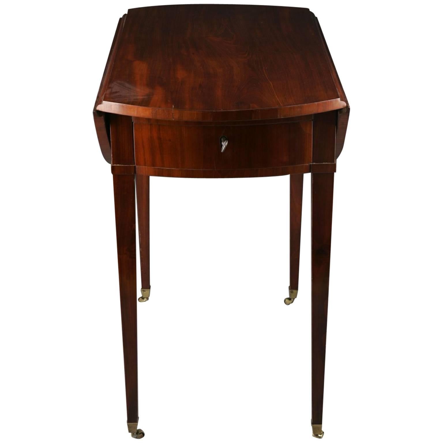 Biedermeier-Klappstisch oder Pembroke-Tisch aus dem 19. Jahrhundert