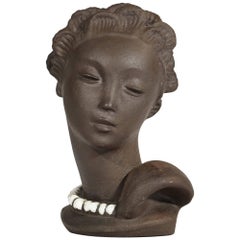 Michael Andersen Studios Danemark Buste féminin avec perles:: années 1950