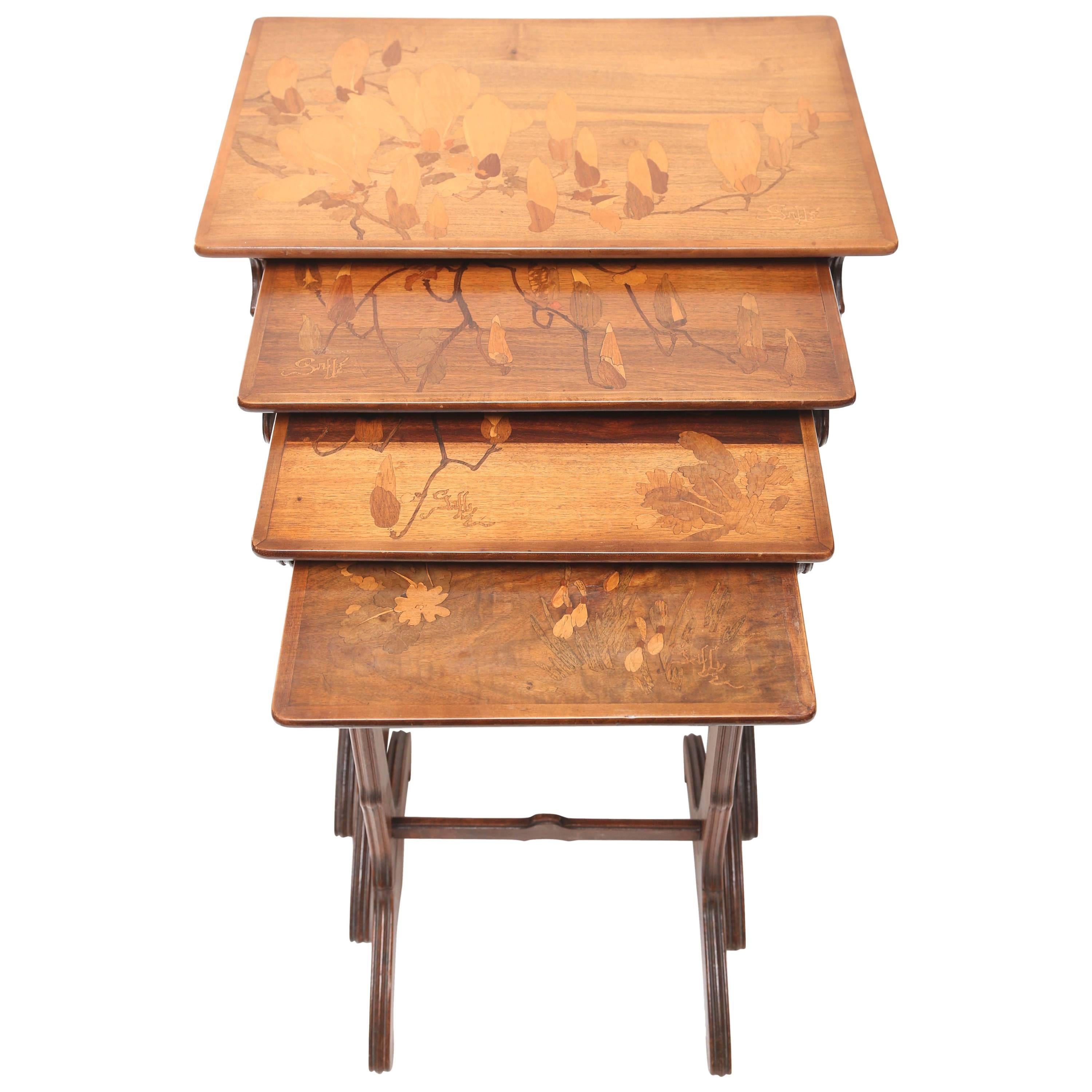 Tables gigognes Galle