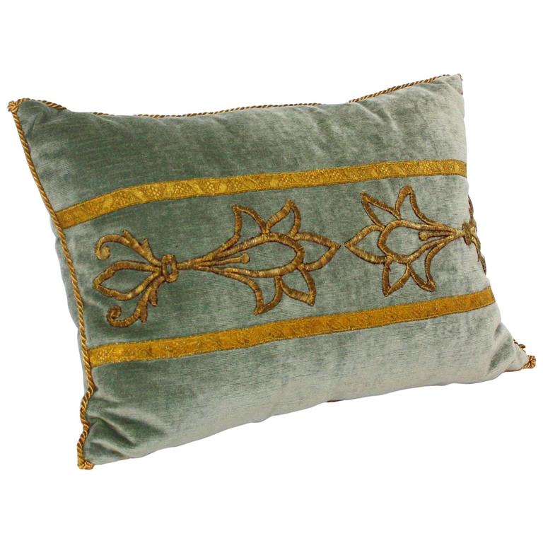 Antique Textile Pillow By Rebecca Vizard Of B Viz Design At 1stdibs Antique Textile Pillow By Rebecca Vizard Of B Viz Design For