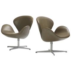 Swan Chairs, Pair by Arne Jacobsen for Fritz Hansen