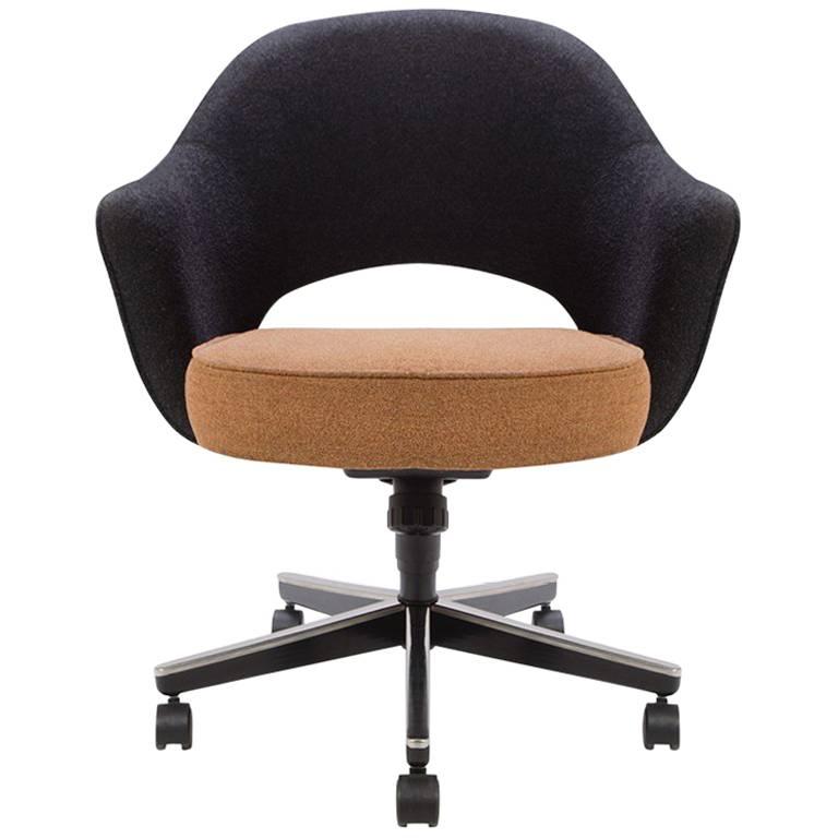 Saarinen for Knoll Executive Armchair in Original TwoTone Boucle