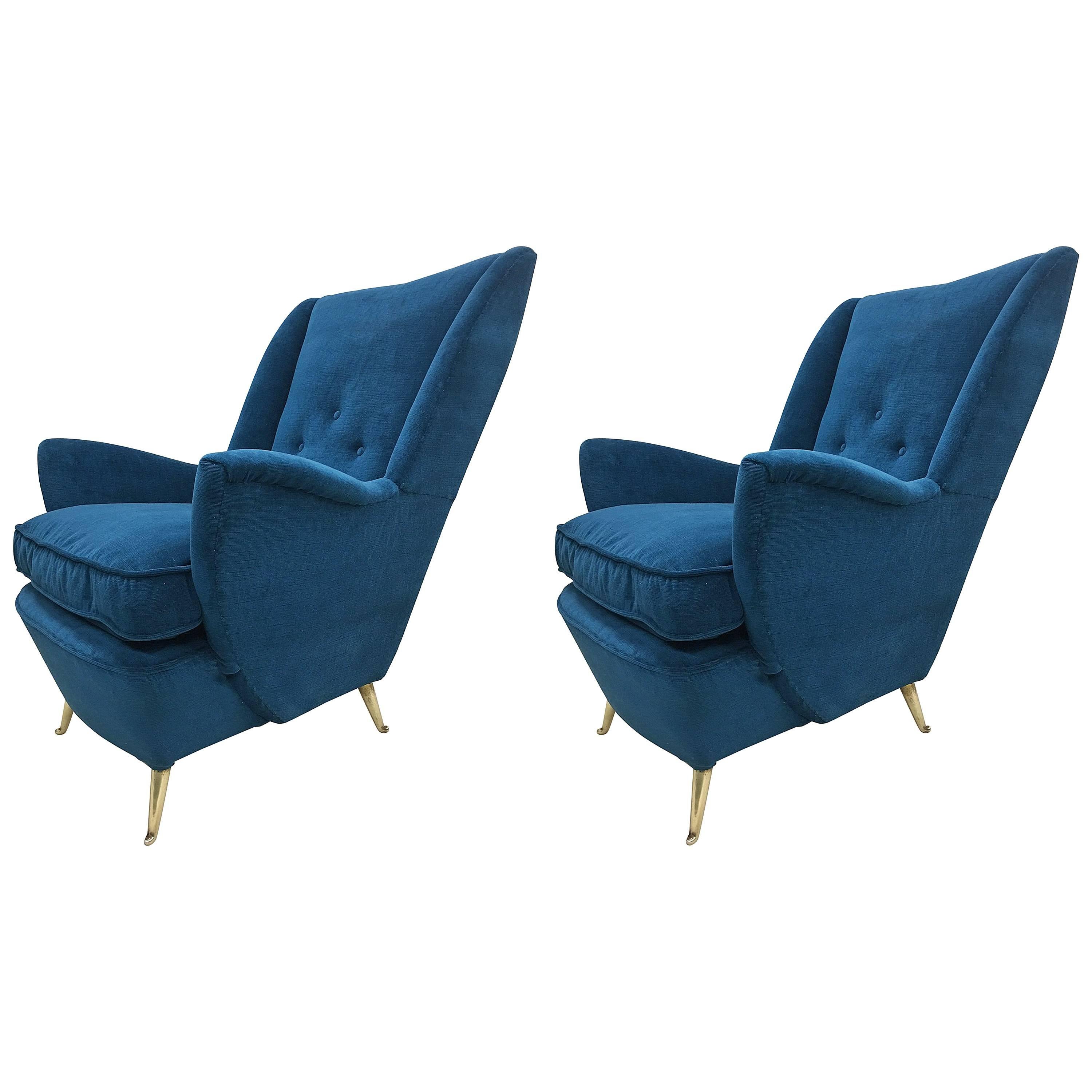 Pair of Large Italian Mid-Century Wingback Lounge Chairs by Arredamenti ISA 