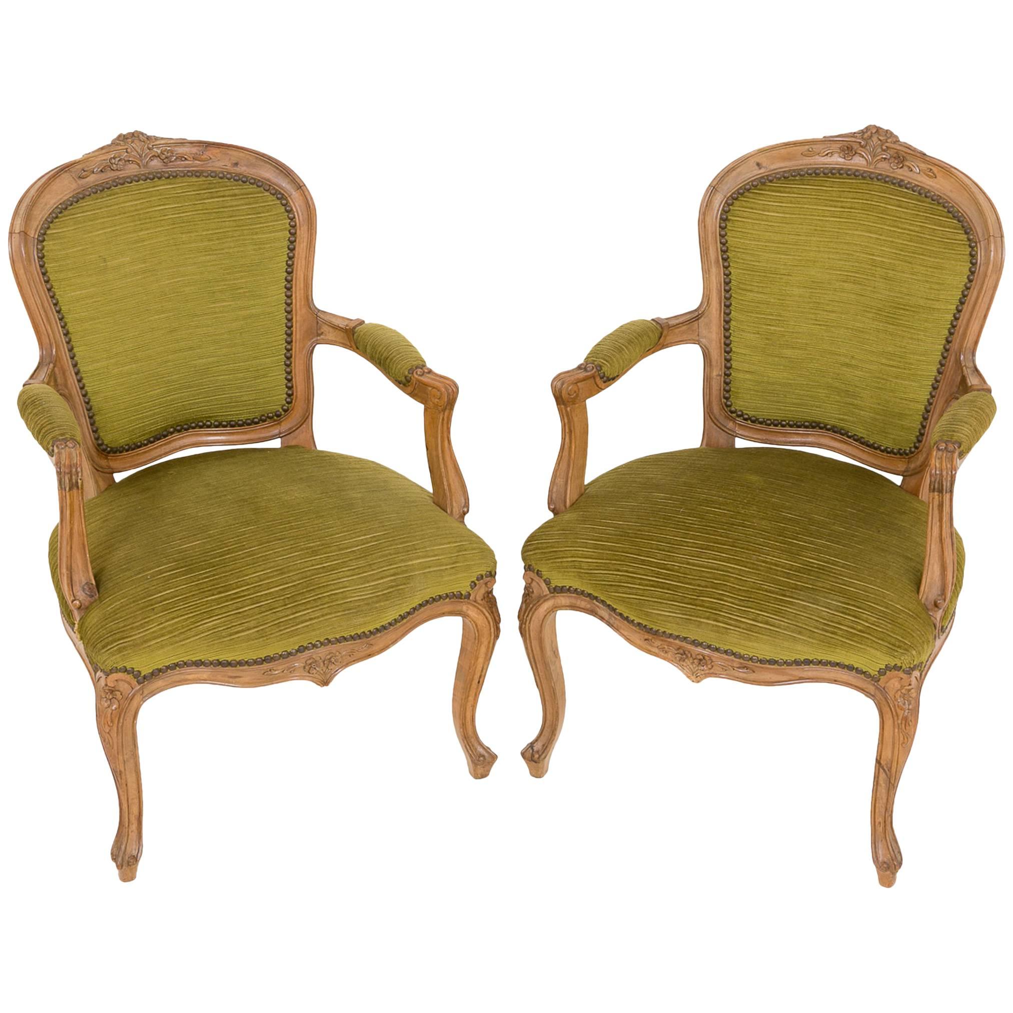 Pair of Pretty French Walnut Open Armchairs For Sale