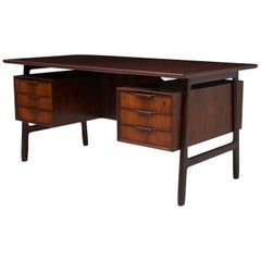 Executive Desk by Omann Jun