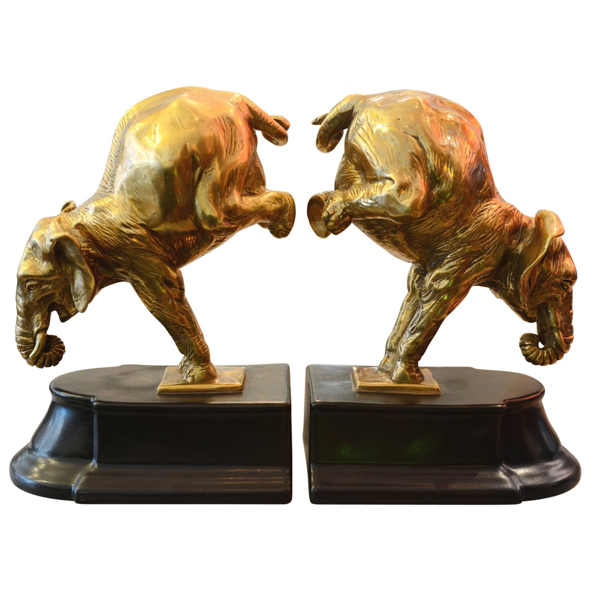 Buchstützen Acrobat Elephants Zweier-Set in Bronze im Angebot