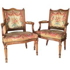 French Fine Quality Museum Pair of Armchairs in Solid Walnut, circa 1770 10