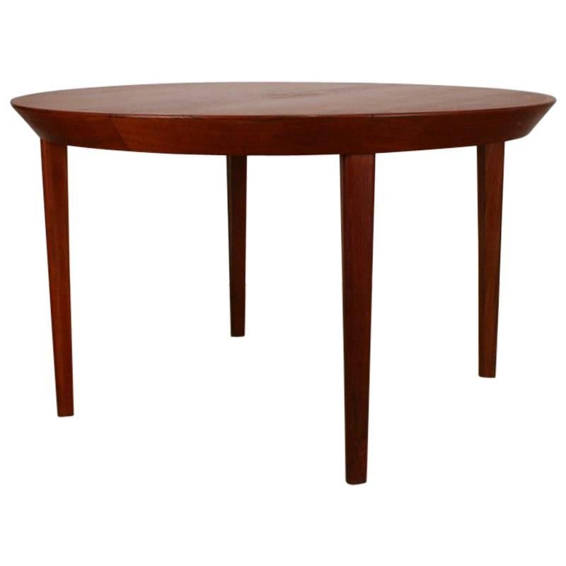 Vintage Danish Teak Round Extendable Dining Table For Sale