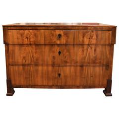 Early 19th Century Walnut Biedermeier Commode 4