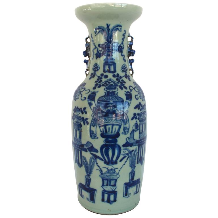 Chinese Blue and White Vase For Sale at 1stdibs