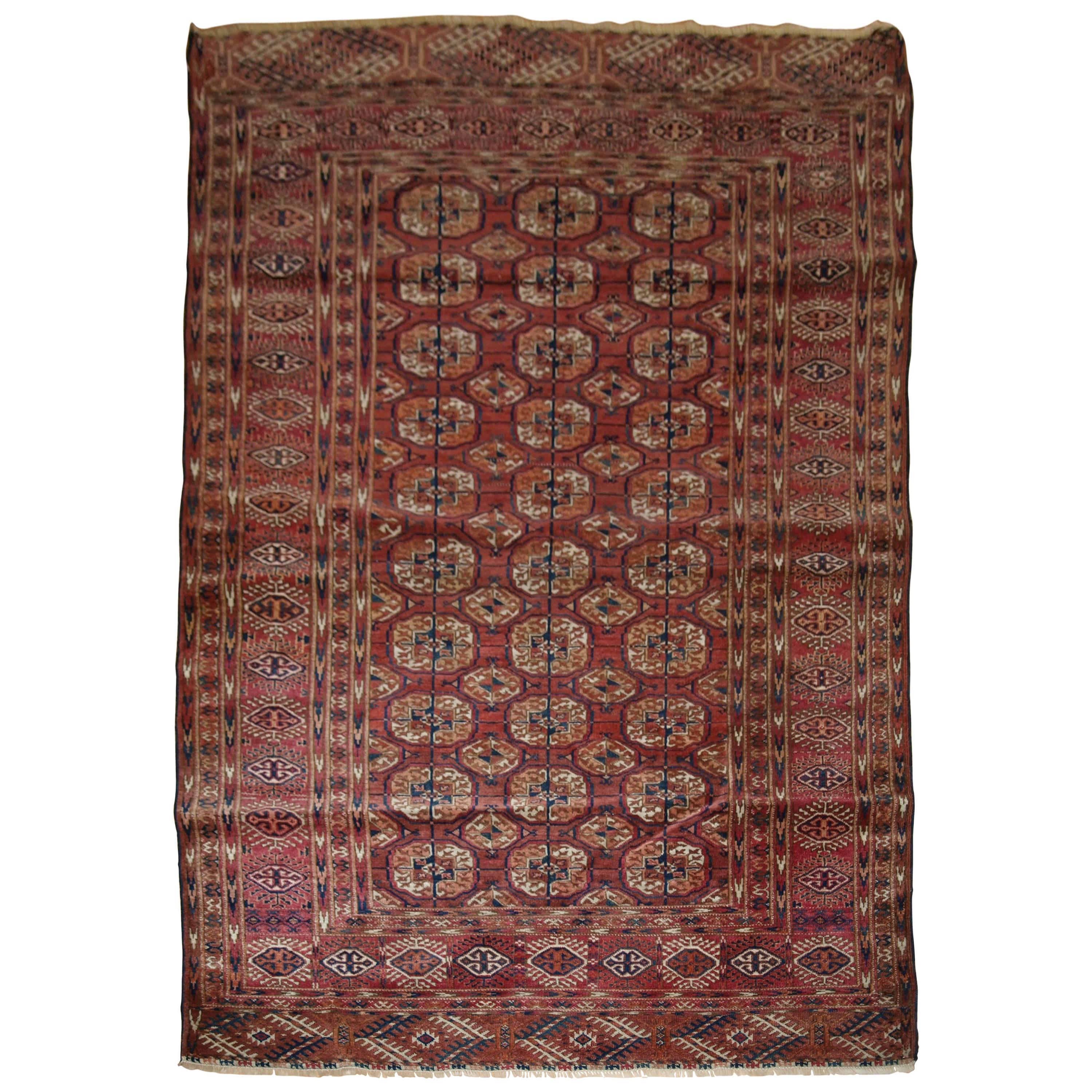 Antique Tekke Turkmen Rug of Excellent Design and Color For Sale