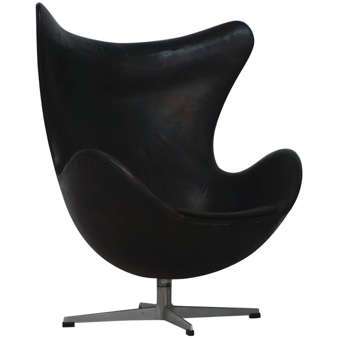 Arne Jacobsen Vintage Leather Egg Chair