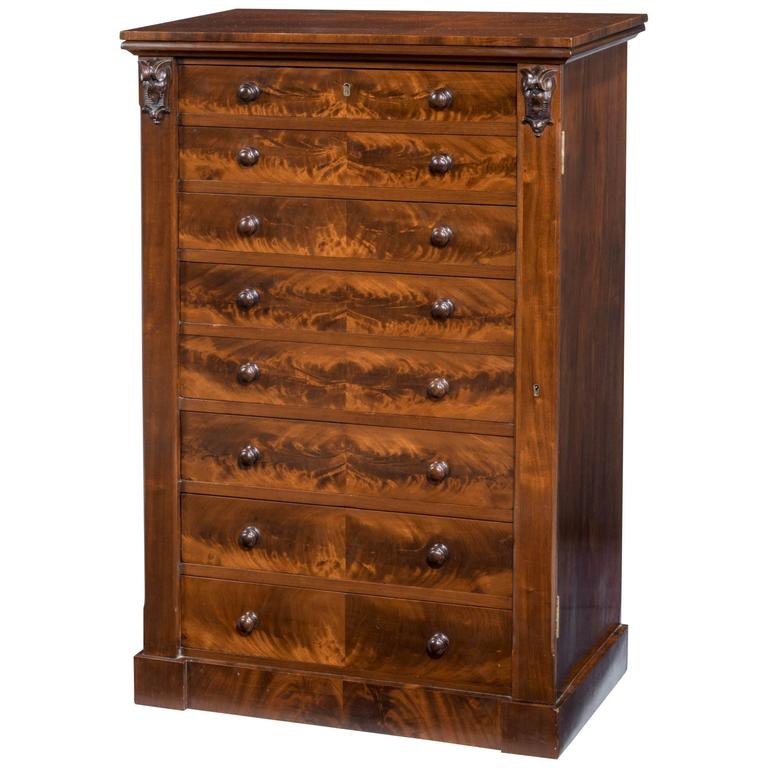 Mid19th Century Wellington Chest For Sale at 1stdibs