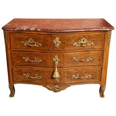 Commode de style Régence française à plateau en marbre