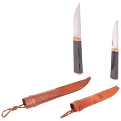 Ein Paar Tapio Wirkkala 'Puukko'-Messer hergestellt von Hackman