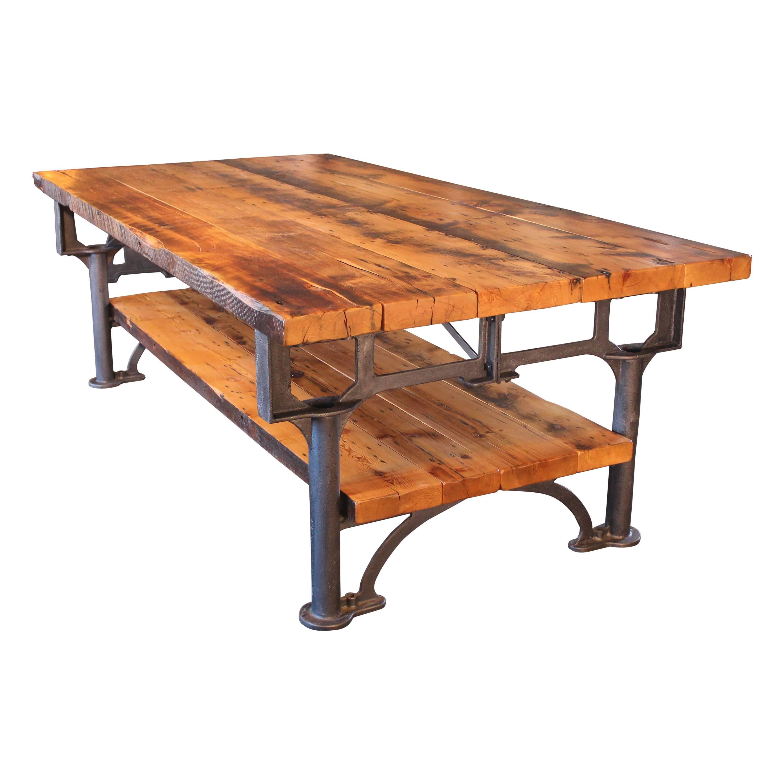 Table de cuisine industrielle en bois recyclé avec îlot de cuisine en vente