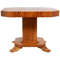Art Deco Walnut Cocktail Table, circa 1930 Art Deco Walnut Cocktail Table, circa 1930