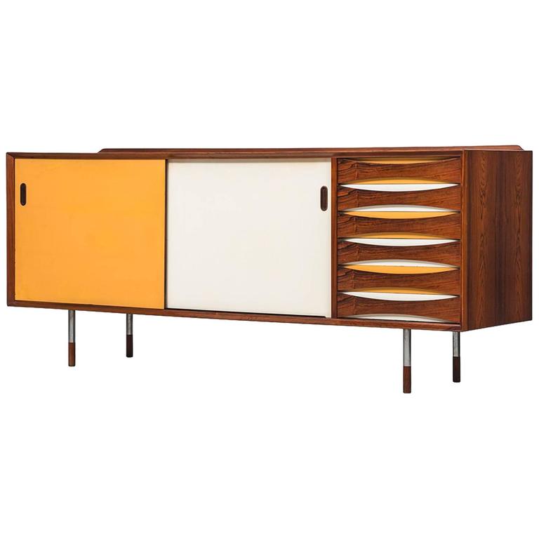 Arne Vodder Sideboard Model 29 By Sibast Møbelfabrik In Denmark For Arne Vodder Sideboard Model 29 By Sibast Møbelfabrik In Denmark For
