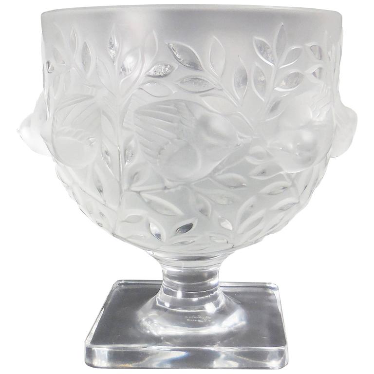 Lalique Elisabeth Satin And Clear Crystal Vase Portraying Birds In
