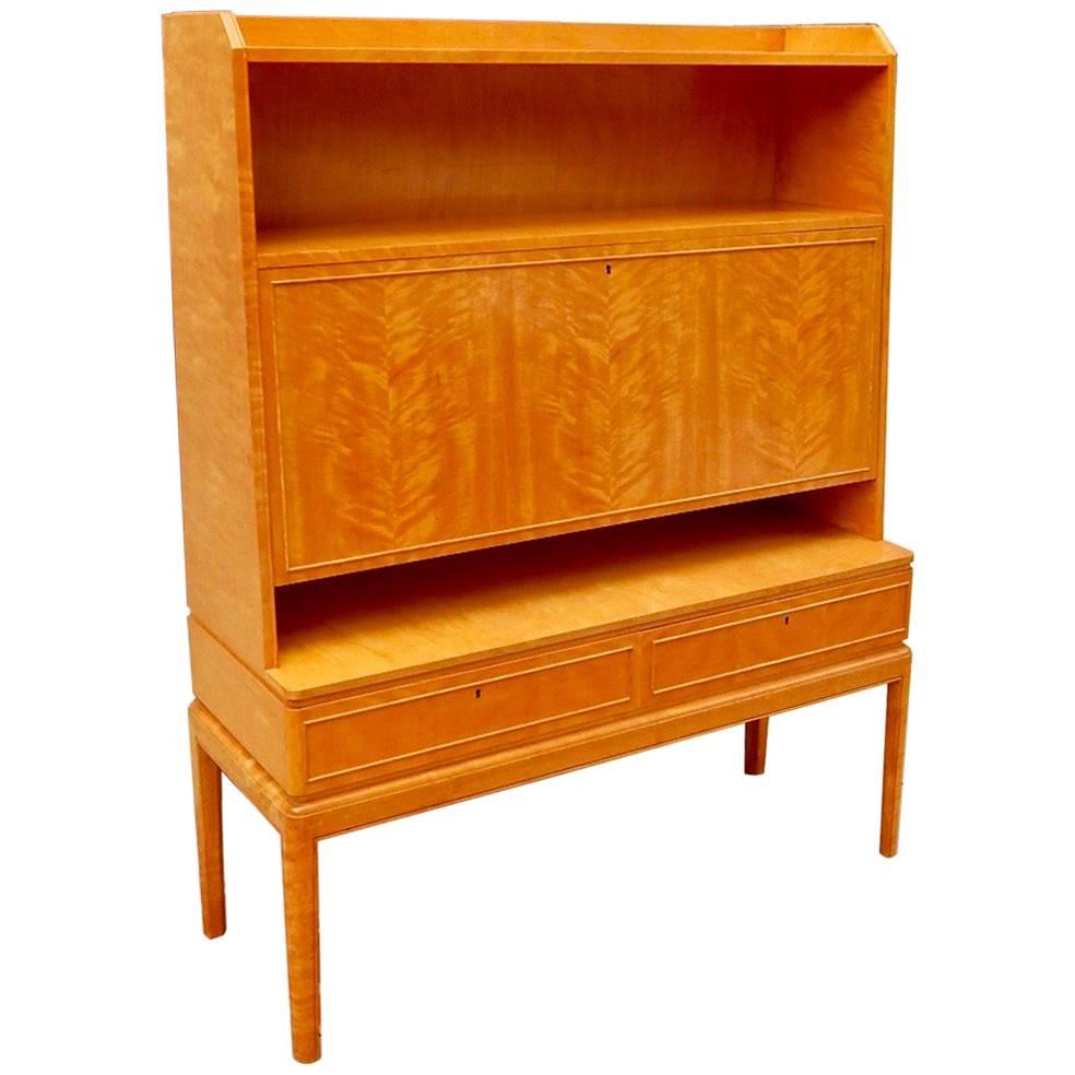 Swedish Art Moderne Dry Bar or Desk in Golden Flame Birch, circa 1940 For Sale